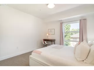 Photo #5: 21272427 Listing