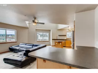 Photo #6: 21273478 Listing