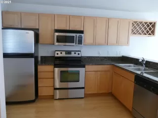 Photo #5: 21273512 Listing 