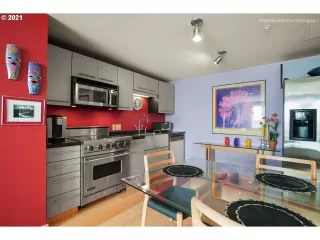Photo #4: 21273531 Listing