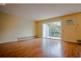 Photo #5: 21273769 Listing