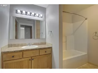 Photo #5: 21273899 Listing 