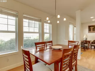 Photo #5: 21275063 Listing