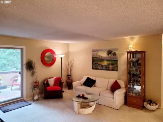 Photo #3: 21275539 Listing