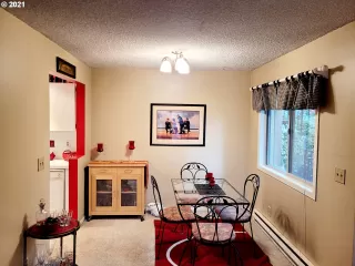 Photo #4: 21275539 Listing