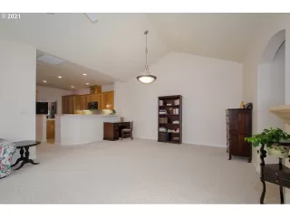 Photo #5: 21276907 Listing