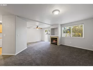 Photo #6: 21277505 Listing