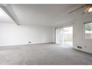 Photo #5: 21278177 Listing