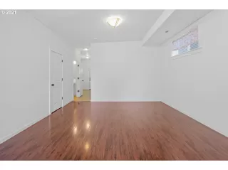 Photo #4: 21279060 Listing