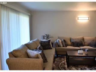 Photo #4: 21279185 Listing