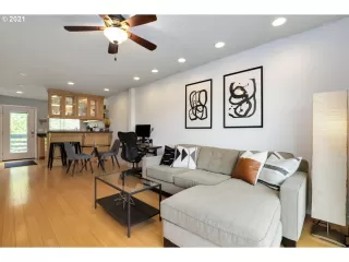 Photo #4: 21279322 Listing