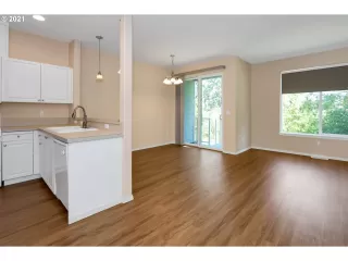 Photo #2: 21279469 Listing