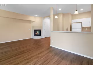 Photo #6: 21279469 Listing