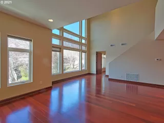 Photo #2: 21279890 Listing