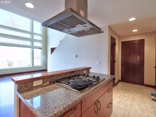 Photo #5: 21279890 Listing