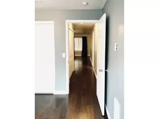 Photo #5: 21280497 Listing