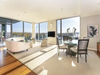 Photo #5: 21281501 Listing 