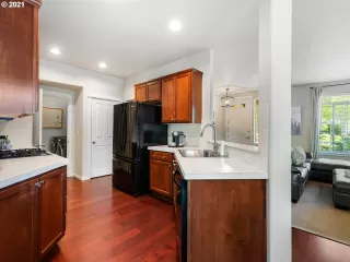 Photo #2: 21281561 Listing