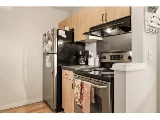 Photo #4: 21281932 Listing