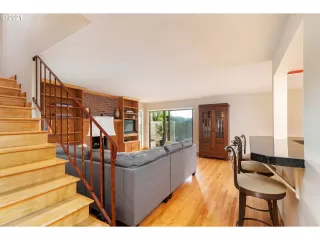 Photo #3: 21281982 Listing