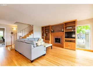 Photo #4: 21281982 Listing