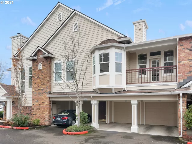 MLS: 21282897 Condo For Sale