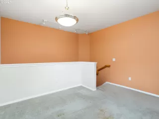 Photo #5: 21282897 Listing