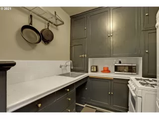 Photo #6: 21283175 Listing