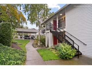 Photo #5: 21283892 Listing