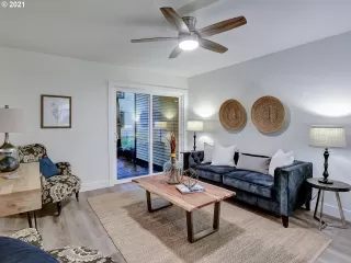 Photo #5: 21283983 Listing