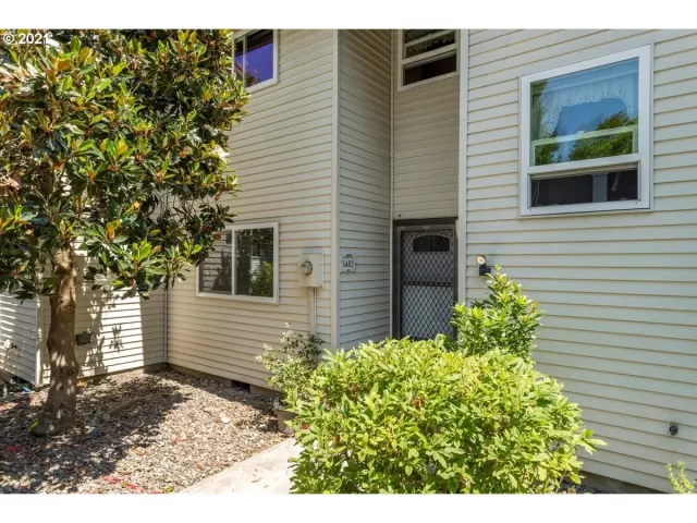 MLS: 21284179 Condo For Sale