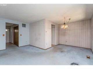 Photo #6: 21284179 Listing