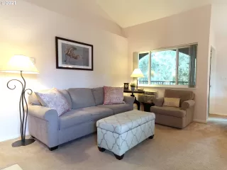 Photo #5: 21284244 Listing