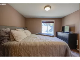 Photo #2: 21284920 Listing