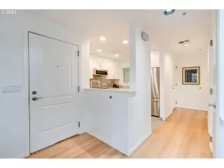 Photo #2: 21285067 Listing