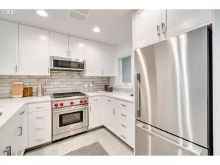 Photo #5: 21285067 Listing