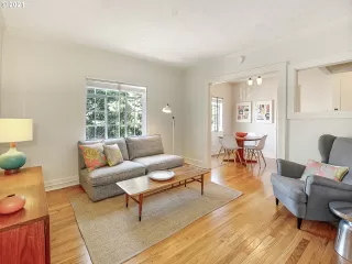 Photo #5: 21285581 Listing 