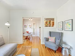 Photo #6: 21285581 Listing 