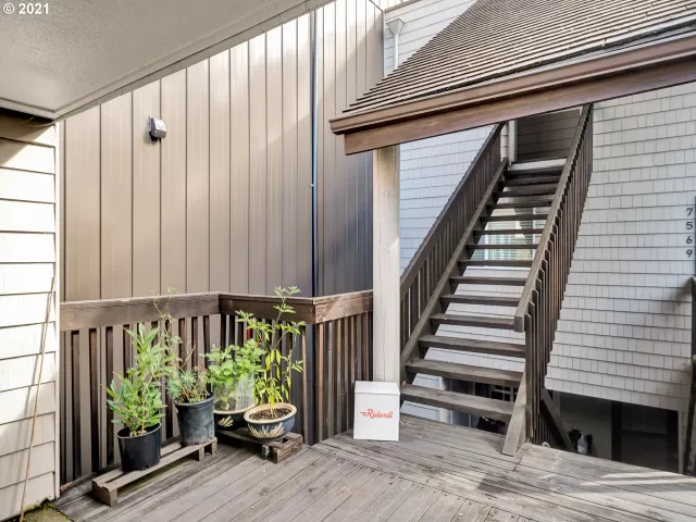 MLS: 21286734 Condo For Sale