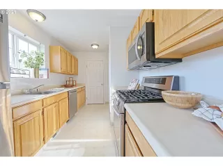 Photo #3: 21287144 Listing