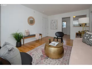 Photo #4: 21287229 Listing