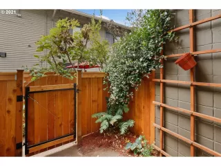 Photo #2: 21287912 Listing