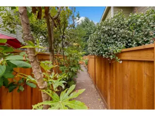 Photo #3: 21287912 Listing