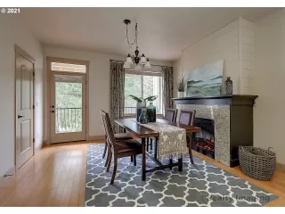 Photo #5: 21287976 Listing