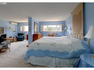 Photo #5: 21288352 Listing