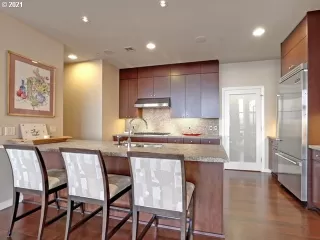 Photo #4: 21288817 Listing