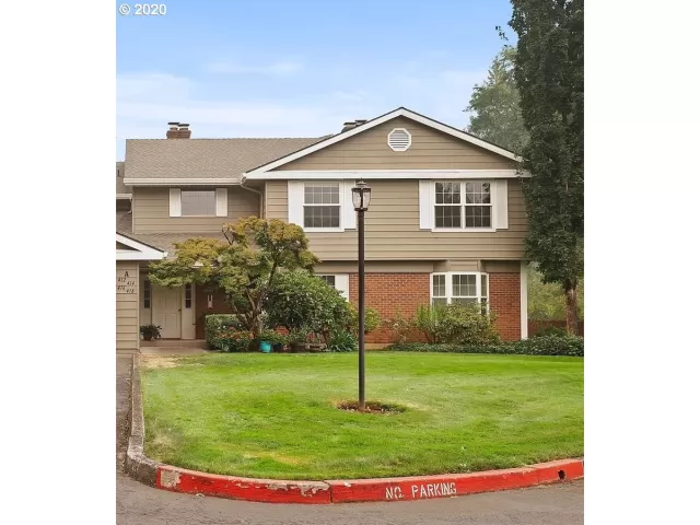 MLS: 21289012 Condo For Sale