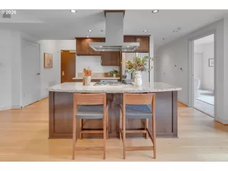 Photo #3: 212892387 Listing 