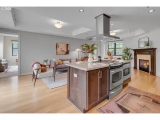 Photo #5: 212892387 Listing 