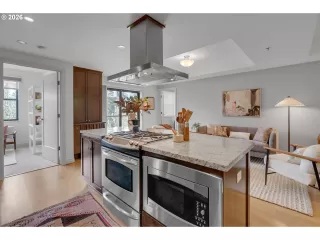 Photo #6: 212892387 Listing 